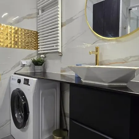 Daire Brand New 2 With Ac And Balcony *