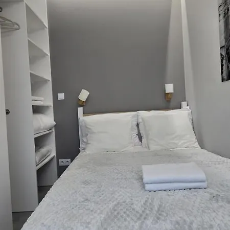 Brand New 2 With Ac And Balcony Daire Varşova