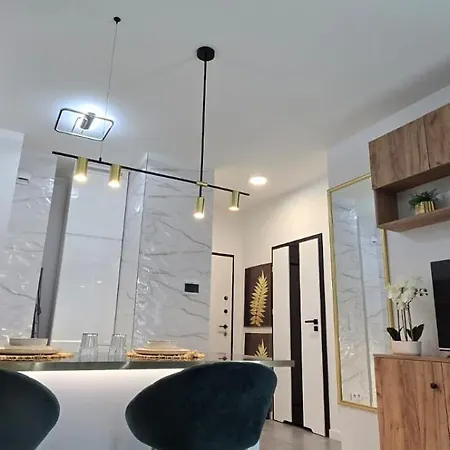 Brand New 2 With Ac And Balcony Daire Varşova